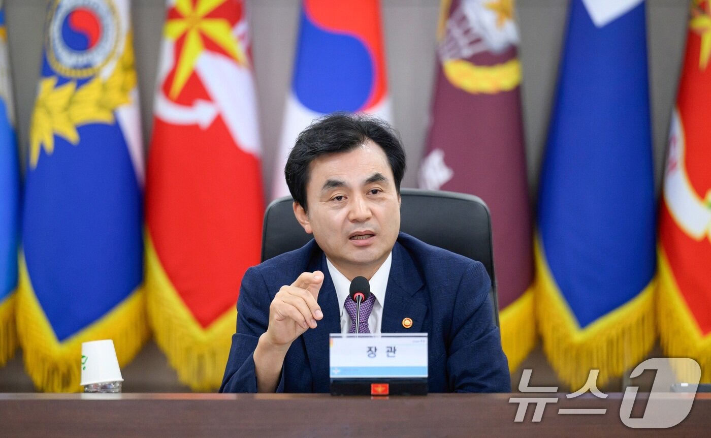 본문 이미지 - 안규백 국방부장관이 5일 서울 용산구 국방부 지휘부회의실에서 군기강 확립 주요지휘관회의를 주관하고 있다. &#40;국방부 제공. 재판매 및 DB 금지&#41; 2025.9.5/뉴스1