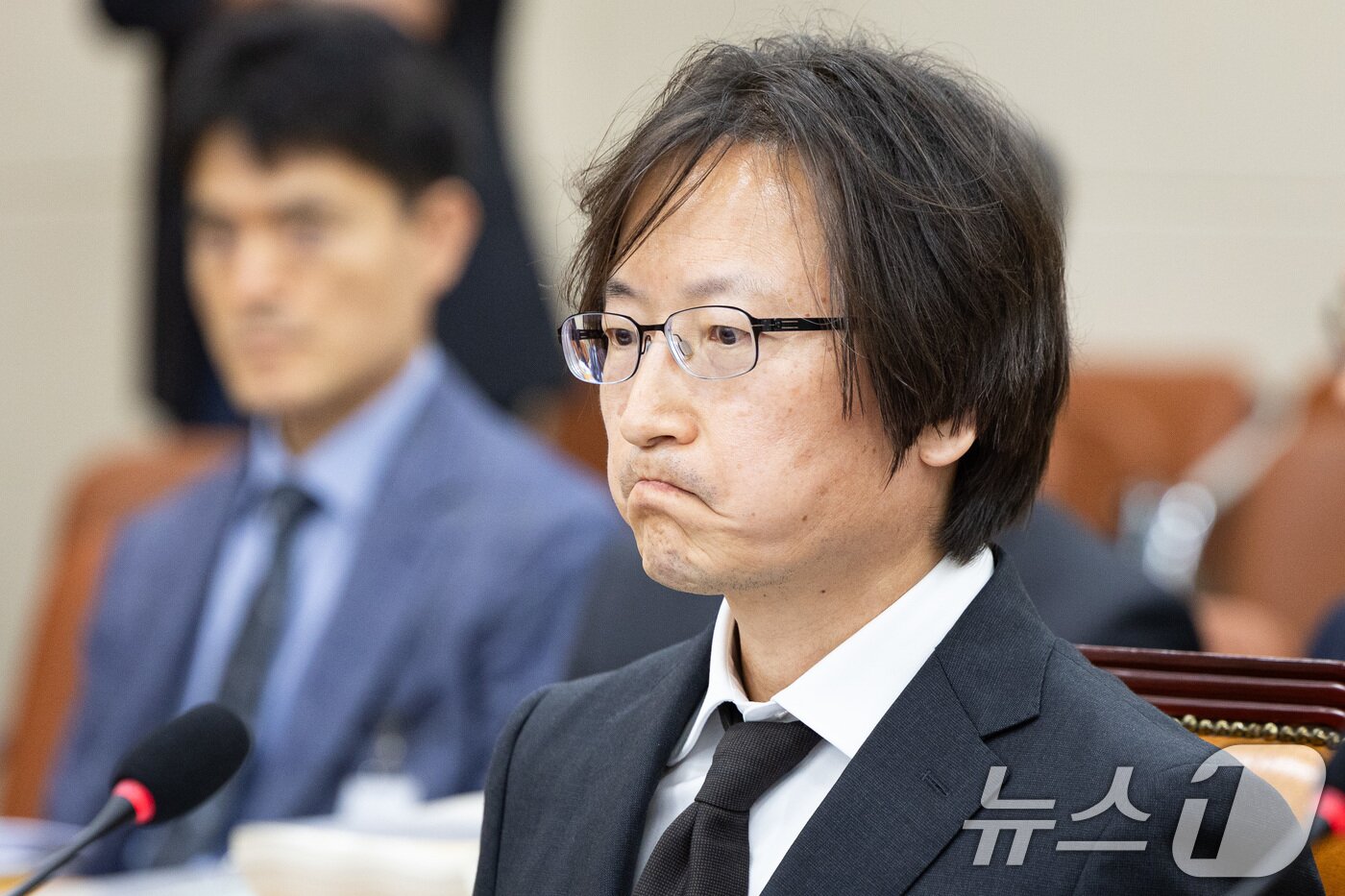 본문 이미지 - 주병기 공정거래위원장 후보자가 5일 서울 여의도 국회에서 열린 인사청문회에 출석해 굳은 표정을 짓고 있다. 2025.9.5/뉴스1 ⓒ News1 유승관 기자