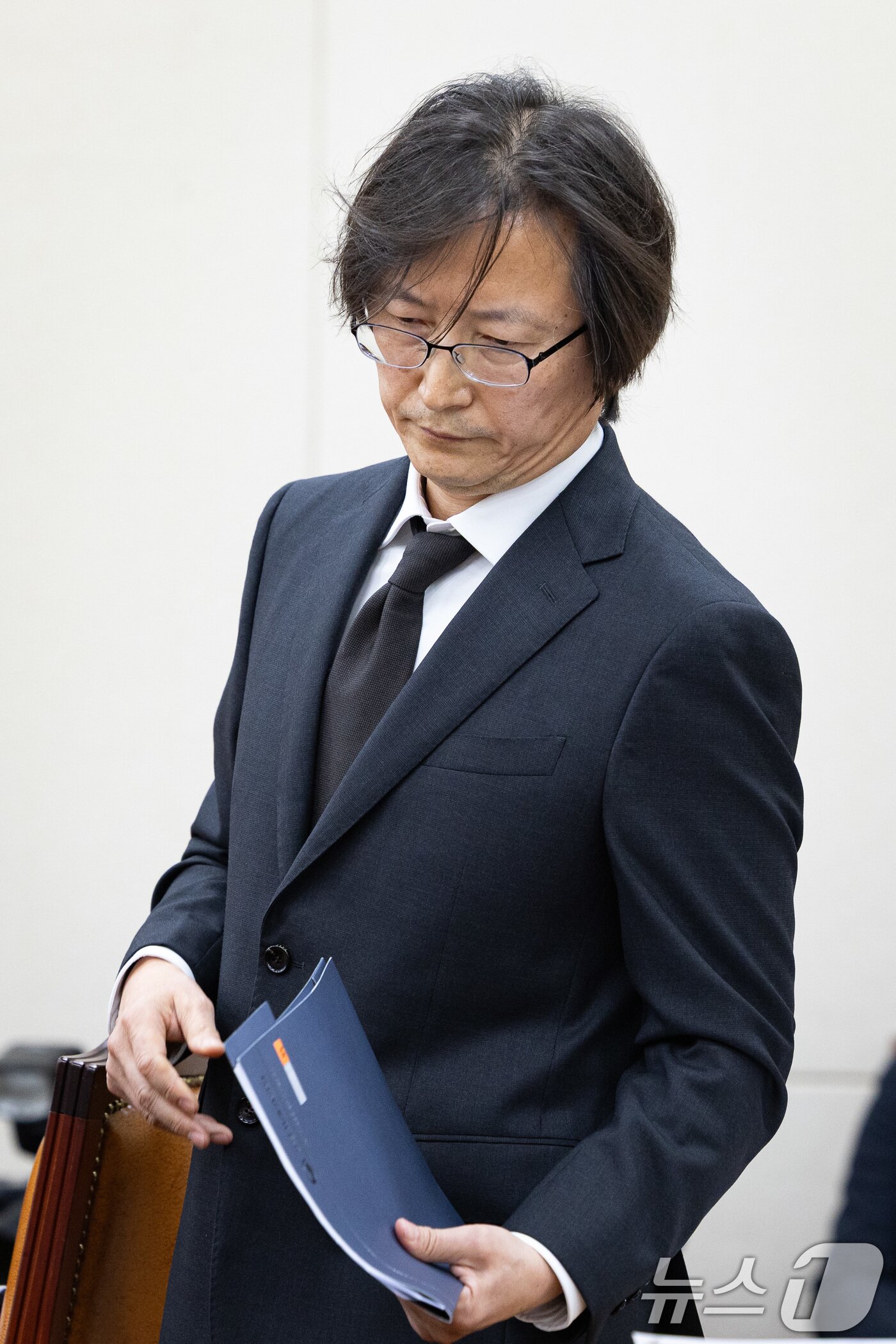 본문 이미지 - 주병기 공정거래위원장 후보자가 5일 서울 여의도 국회에서 열린 인사청문회에 출석해 모두 발언을 마친 후 자리로 이동하고 있다. 2025.9.5/뉴스1 ⓒ News1 유승관 기자