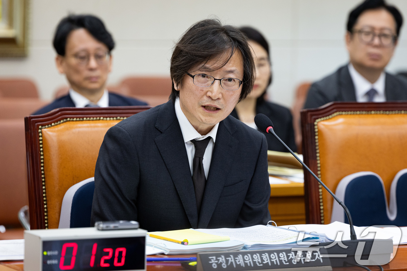 (서울=뉴스1) 유승관 기자 = 주병기 공정거래위원장 후보자가 5일 서울 여의도 국회에서 열린 인사청문회에 출석해 의원 질의에 답하고 있다. 2025.9.5/뉴스1