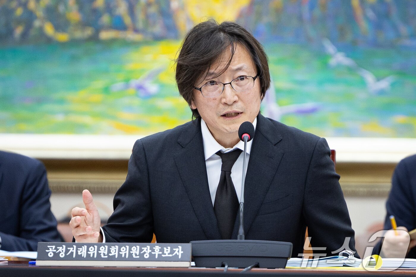 본문 이미지 - 주병기 공정거래위원장 후보자가 5일 서울 여의도 국회에서 열린 인사청문회에 출석해 의원 질의에 답하고 있다. ⓒ News1 유승관 기자