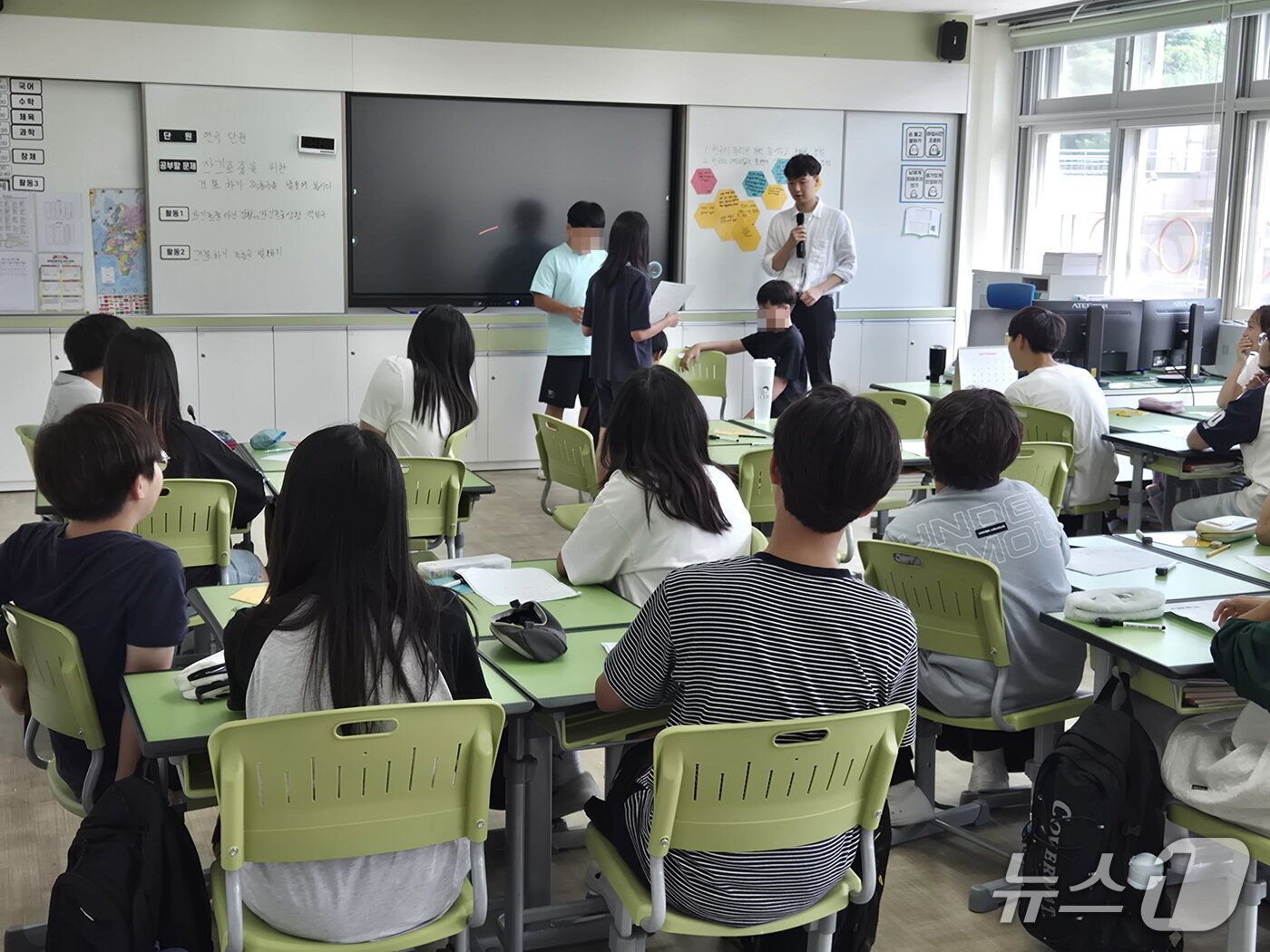 본문 이미지 - &#39;수업 동행 동아리 수업 나눔의 날&#39; 수업장면.&#40;전남도교육청 제공, 재판매 및 DB 금지&#41;/뉴스1  
