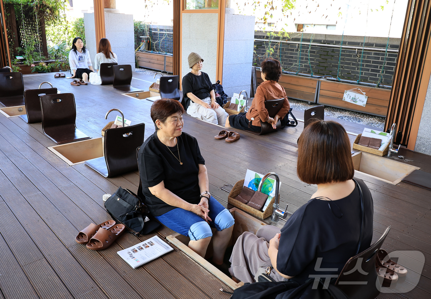 (서울=뉴스1) 김진환 기자 = 지난해 서울을 찾은 외국인 관광객 중 약 100만 명이 서울 시내 피부과나 성형외과 등 병원을 찾은 것으로 집계됐다.이들이 한 해 동안 결제한 의료 …