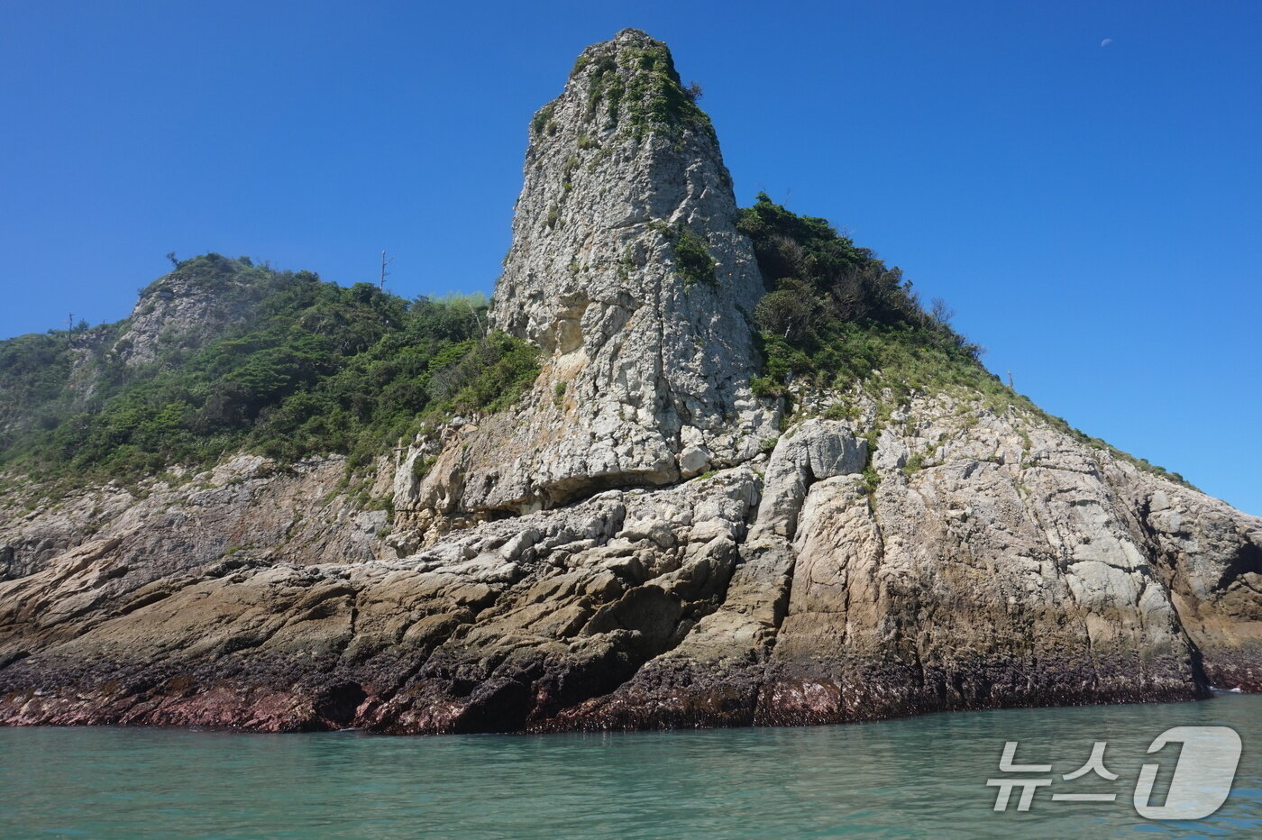 본문 이미지 -  혈도 최고봉을 이루는 바위기둥. 2025.9.5/뉴스1 ⓒ News1 조영석 기자 