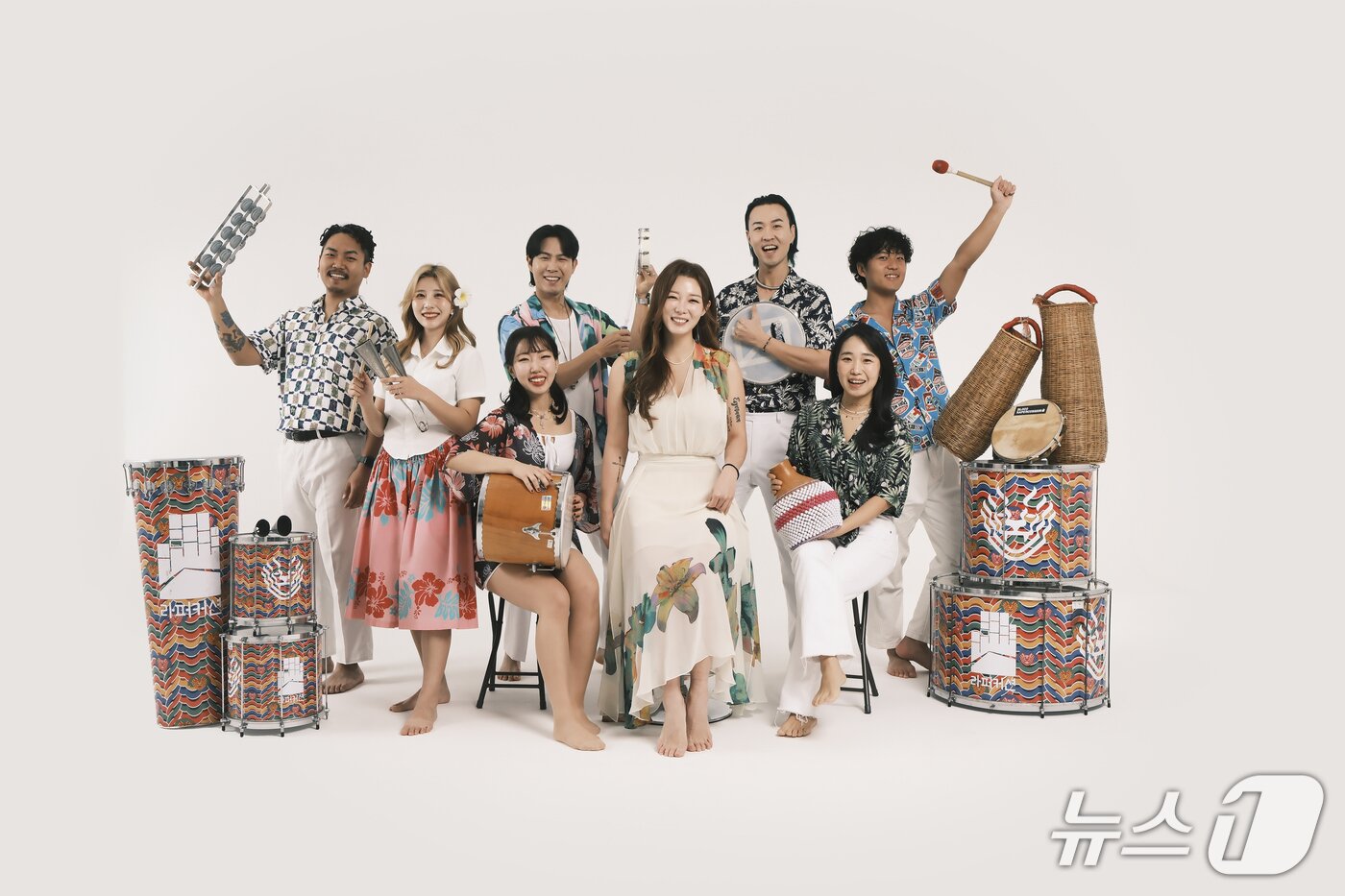 본문 이미지 - 경기문화재단 지역문화본부 경기창작캠퍼스의 가을 &#39;축제&#39;에 참여하는 타악기 그룹 &#39;라퍼커션&#39;.&#40;경기문화재단 제공. 재판매 및 DB금지&#41;/뉴스1