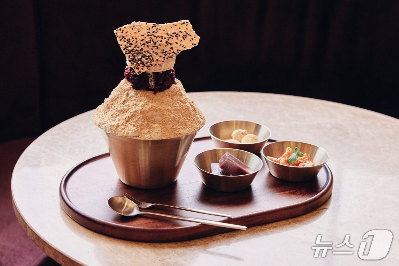 본문 이미지 - 우도 땅콩 팥빙수(더 플라자 제공)