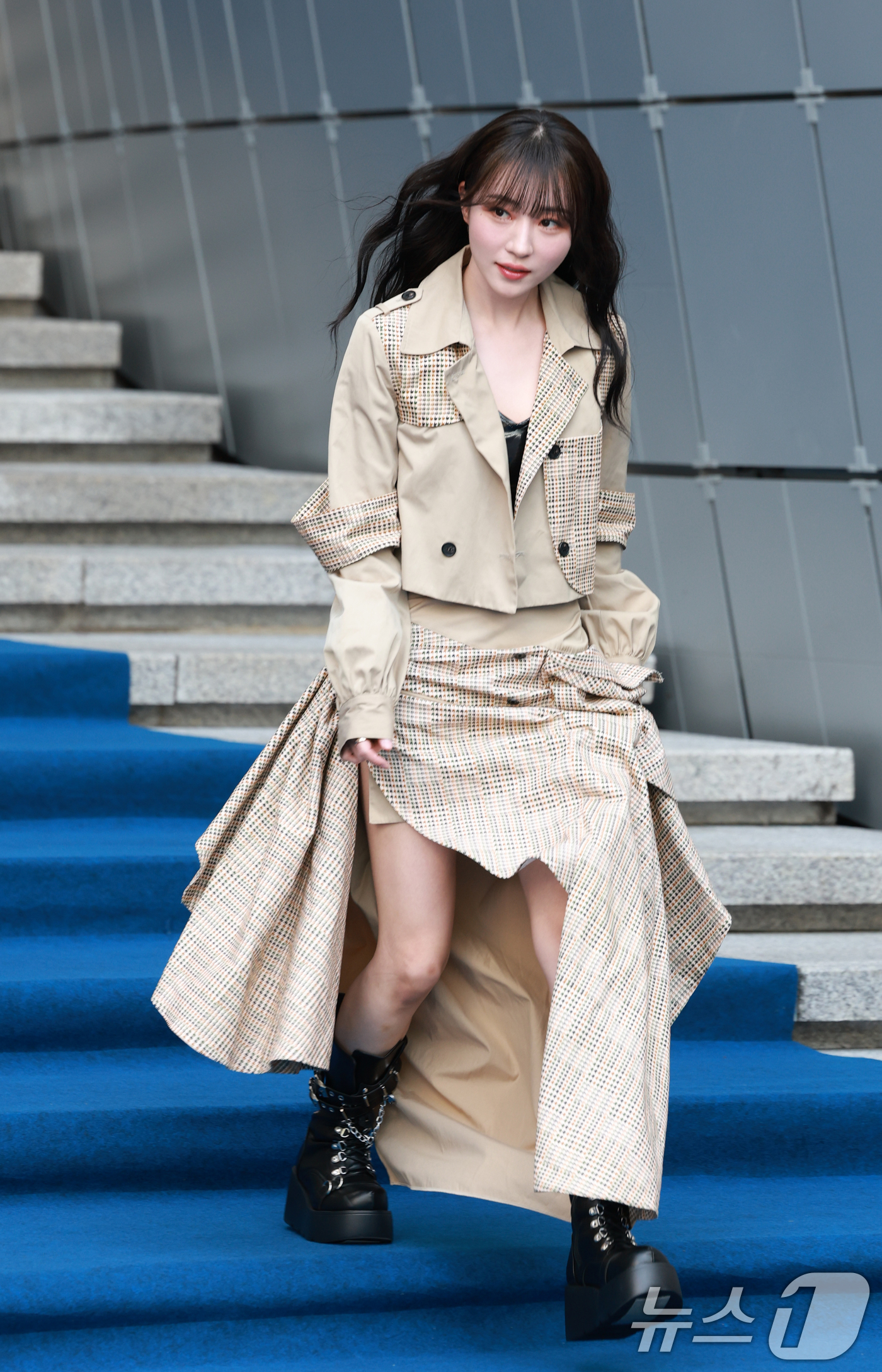 (서울=뉴스1) 권현진 기자 = 드림캐쳐 수아가 5일 서울 중구 동대문디자인플라자(DDP)에서 열린 2026 S/S서울패션위크 페노메논시퍼 컬렉션에 참석하고 있다. 2025.9.5 …