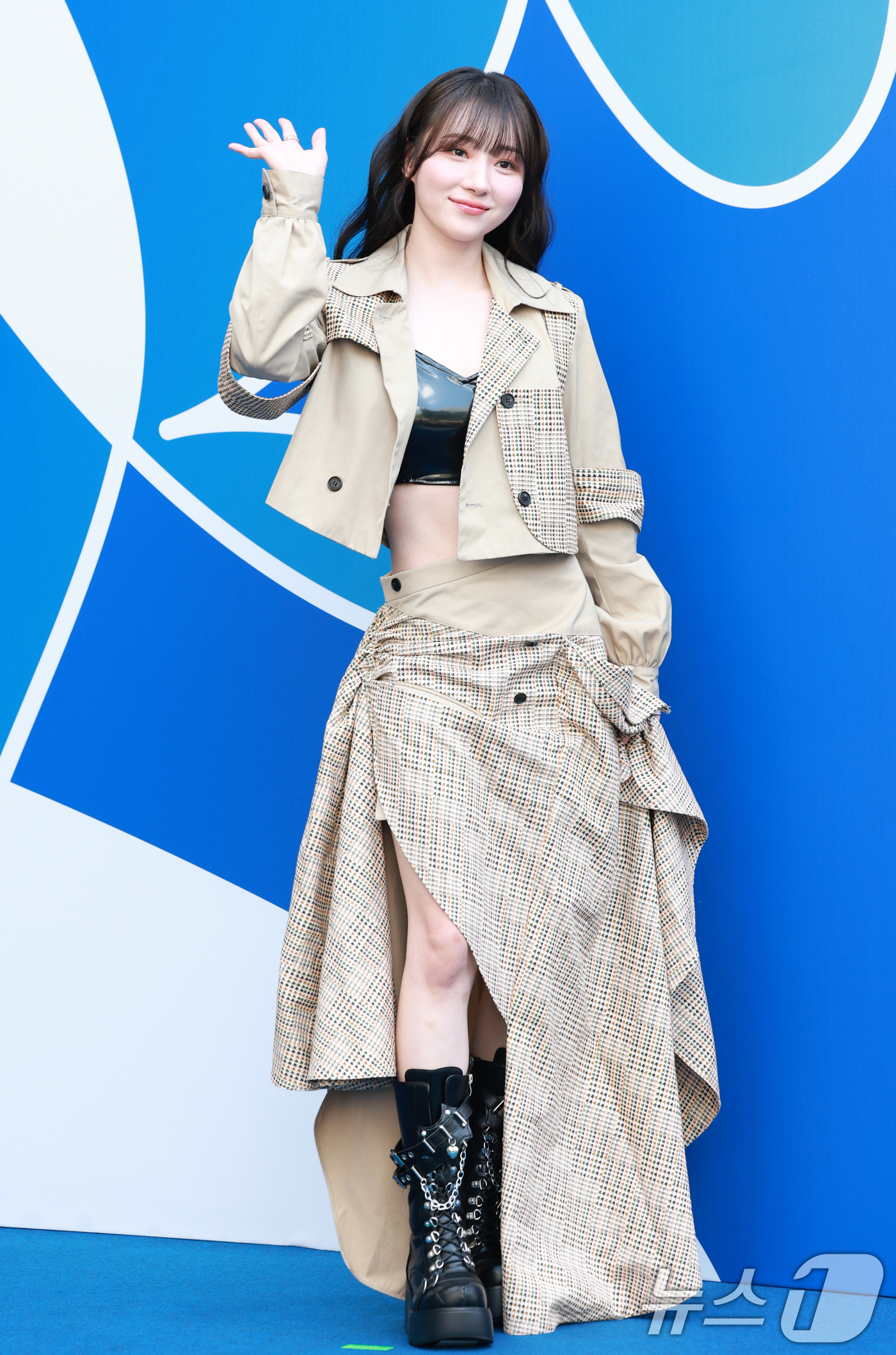 (서울=뉴스1) 권현진 기자 = 드림캐쳐 수아가 5일 서울 중구 동대문디자인플라자(DDP)에서 열린 2026 S/S서울패션위크 페노메논시퍼 컬렉션에 참석해 포즈를 취하고 있다. 2 …