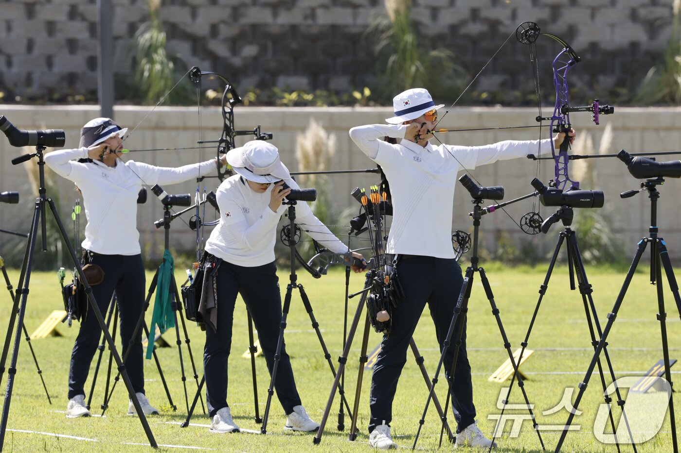 본문 이미지 - 광주 2025 현대 세계 양궁선수권대회에 출전한 여자 컴파운드 선수단. ⓒ News1 김태성 기자