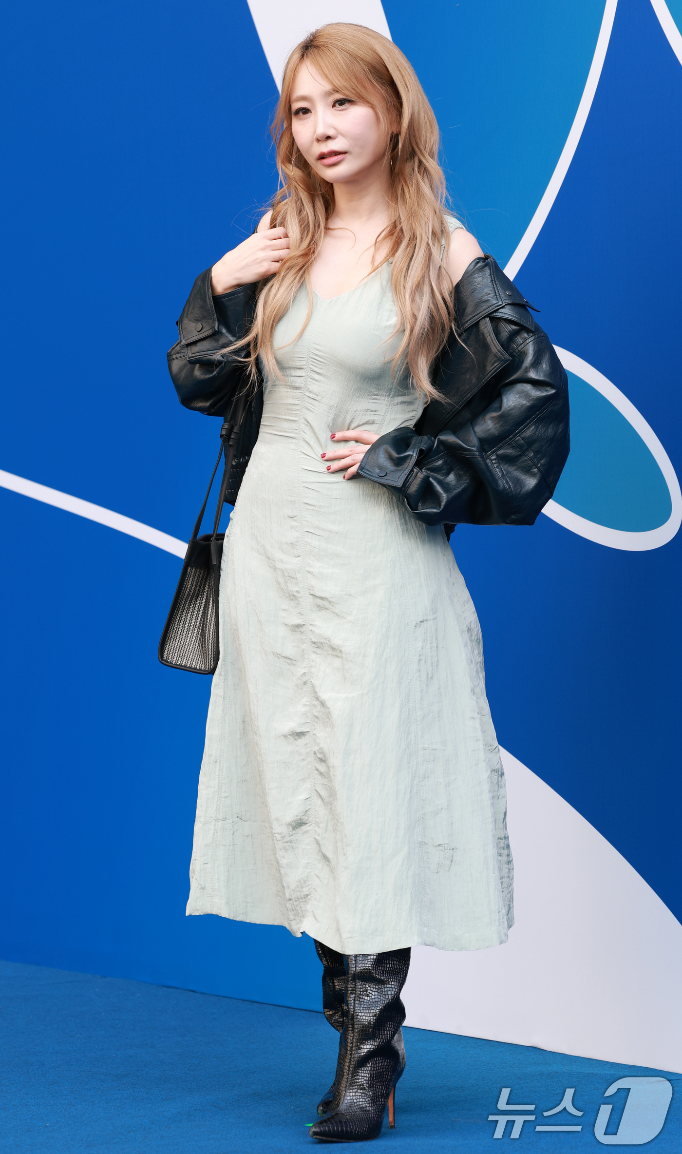 (서울=뉴스1) 권현진 기자 = 브라운아이드걸스 제아가 5일 서울 중구 동대문디자인플라자(DDP)에서 열린 2026 S/S서울패션위크 리이 컬렉션에 참석해 포즈를 취하고 있다. 2 …