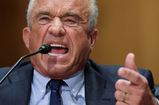 뉴욕주 등 美 19개주, 보건부의 성전환 치료 제한 결정에 소송