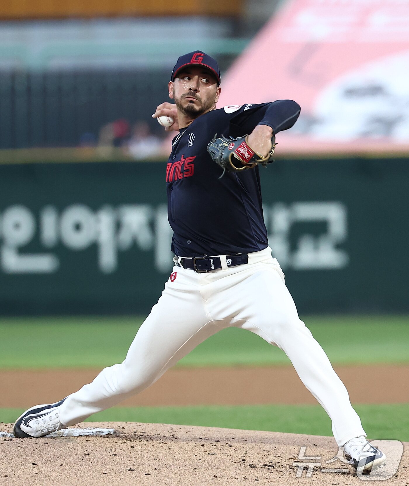 본문 이미지 - 롯데 자이언츠 외국인 투수 빈스 벨라스케즈. 2025.9.5/뉴스1 ⓒ News1 김성진 기자
