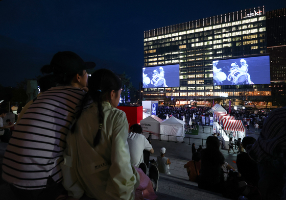 서울시, 건물 외벽 전광판 크기 제한 추진…"도시 경관 훼손 우려"