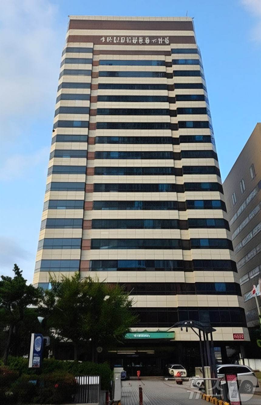 본문 이미지 - 해수부 청사가 오게  될 부산 동구 소재의 IM빌딩. 2025.7.11/뉴스1 ⓒ News1 황덕현 기후환경전문기자