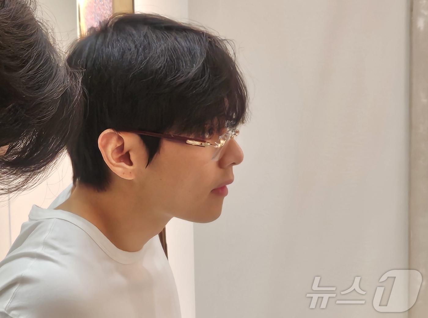 (Seul = Notícias 1) Repórter Park Ji-hye = BTS V está dando uma olhada na exposição na feira de arte 'Freeze Seoul 2025' realizada no COEX em Gangnam-gu, Seul no dia 4. (Fornecido por leitores. Teste...