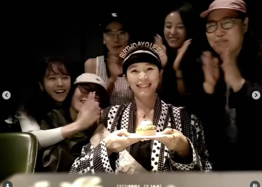 본문 이미지 - 김혜수 인스타그램