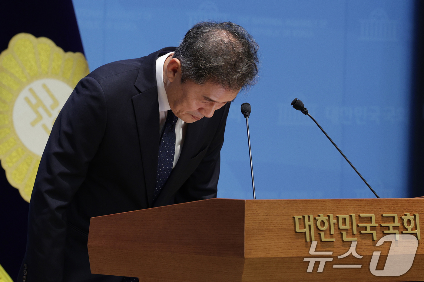 (서울=뉴스1) 신웅수 기자 = 황현선 조국혁신당 사무총장이 7일 오전 서울 여의도 국회 소통관에서 당내 성비위 파문에 따른 사퇴 기자회견을 하고 있다. 2025.9.7/뉴스1