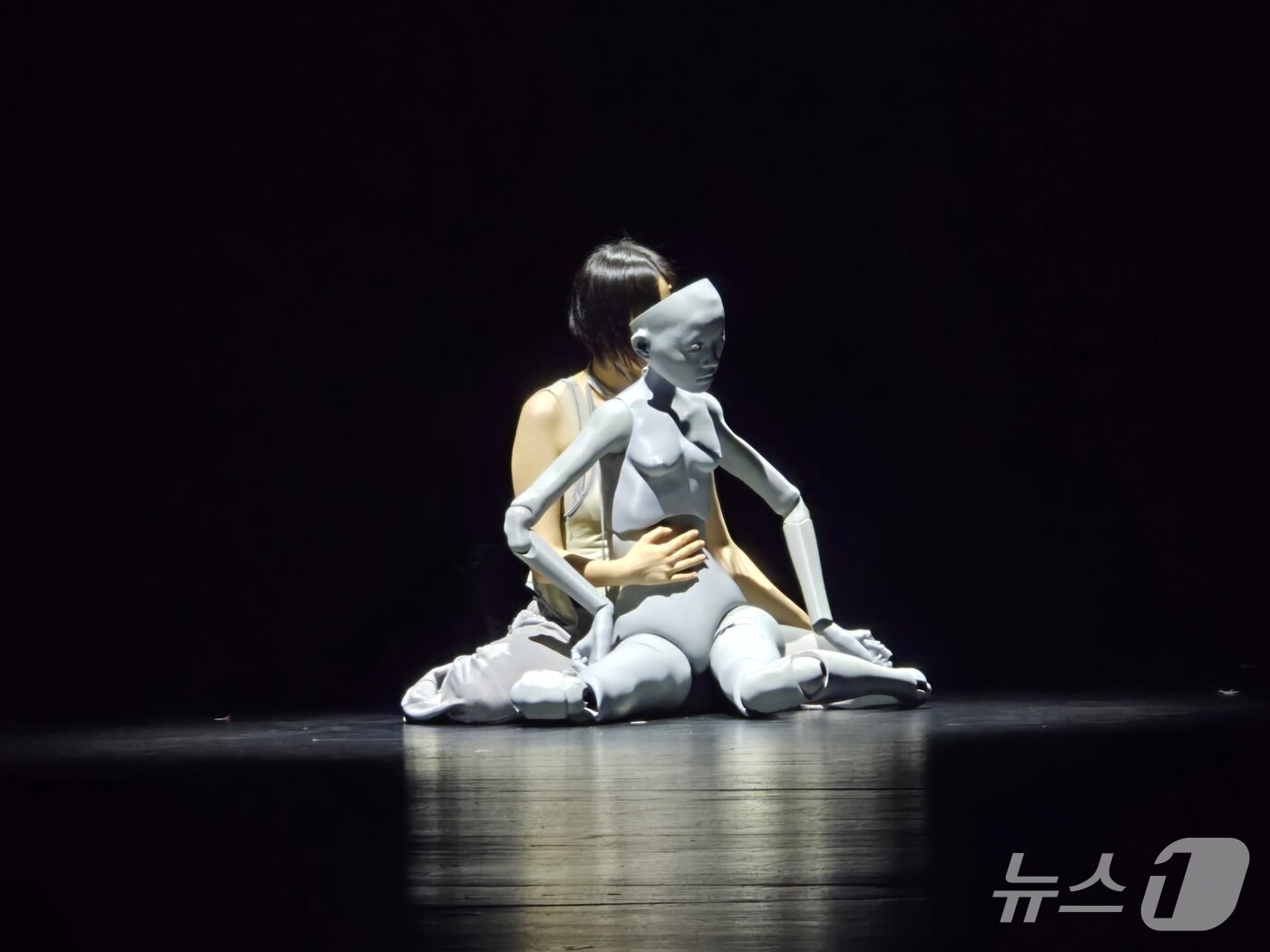 본문 이미지 - &#39;2025 아르코데이&#39; 공연 무대. ⓒ 뉴스1 김정한 기자