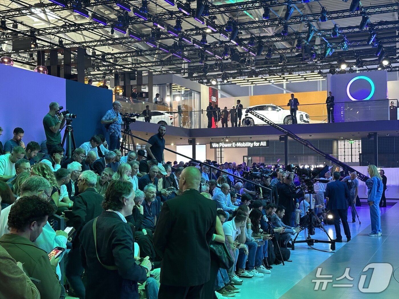 본문 이미지 -  폭스바겐그룹은 이날 독일 뮌헨 메쎄 IAA 서밋 전시관에서 &#39;미디어 워크숍&#39;을 개최했다.ⓒ 뉴스1 이동희 기자