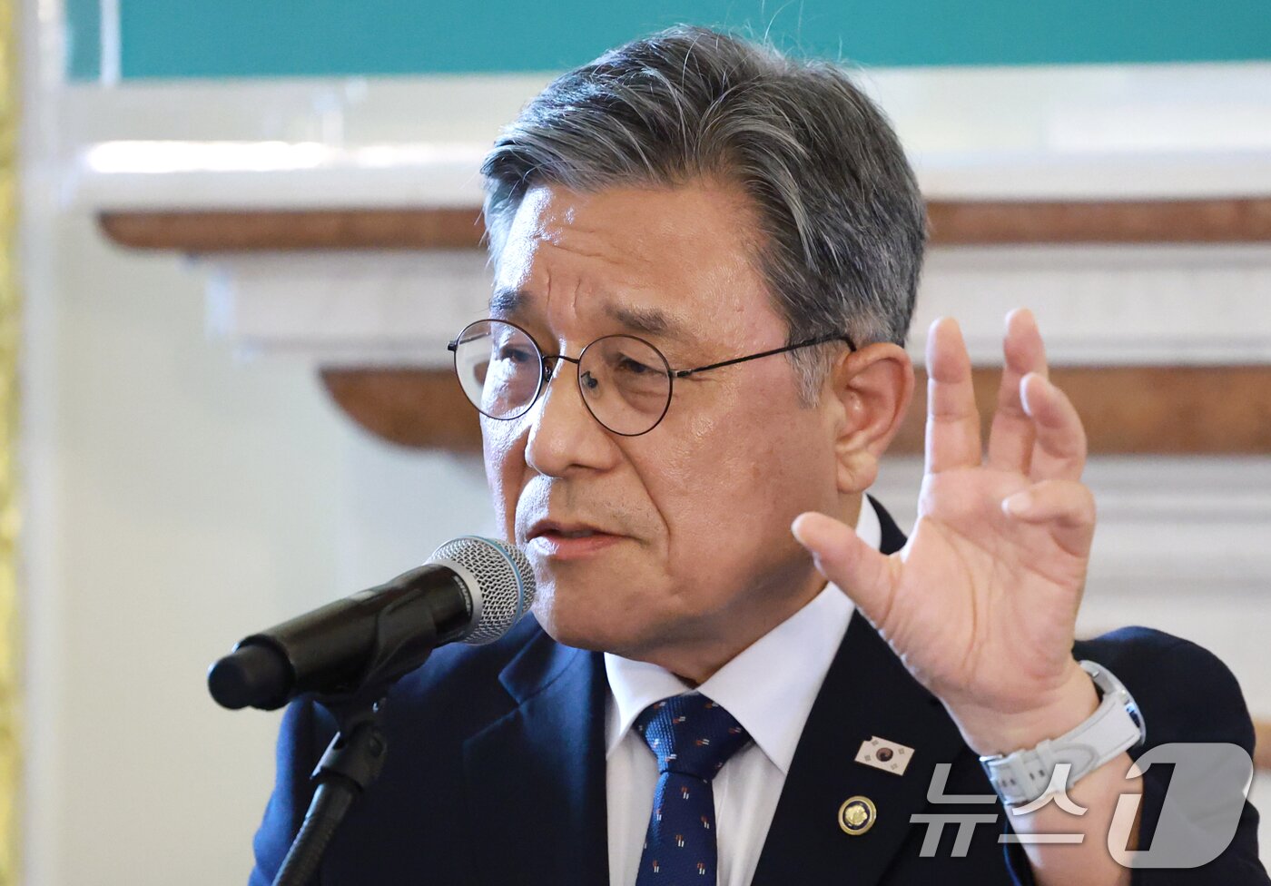 본문 이미지 - 허민 국가유산청장이 8일 서울 중구 덕수궁 석조전에서 취임 언론간담회를 열고 새 정부에서 중심적으로 추진할 국가유산 정책 과제를 발표하고 있다. 2025.9.8/뉴스1 ⓒ News1 권현진 기자