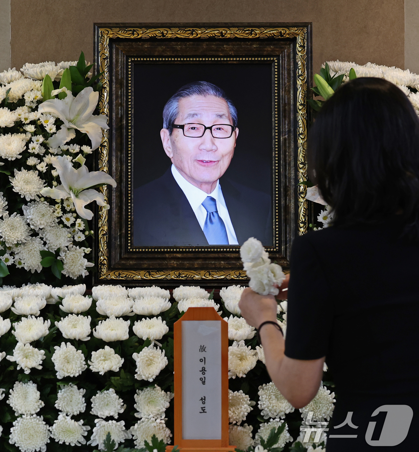 (서울=뉴스1) 오대일 기자 = 프로야구 출범에 주도적인 역할을 맡은 이용일 전 한국야구위원회(KBO) 총재 직무대행이 7일 향년 94세의 일기로 별세했다. KBO는 8일 "이용일 …