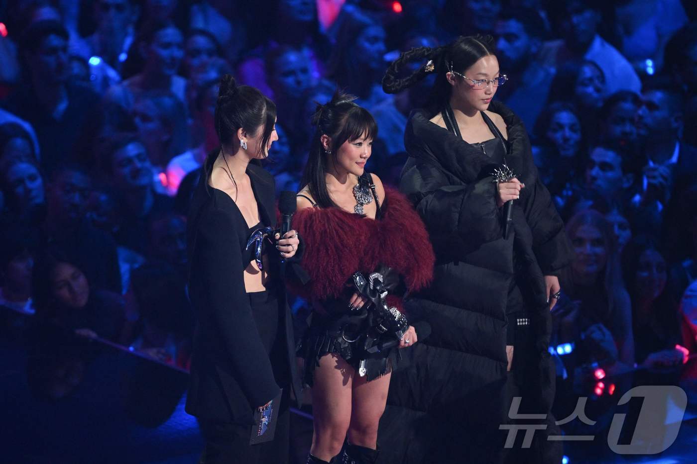 본문 이미지 - 이재, 레이 아미, 오드리 누나 ⓒ AFP=뉴스1