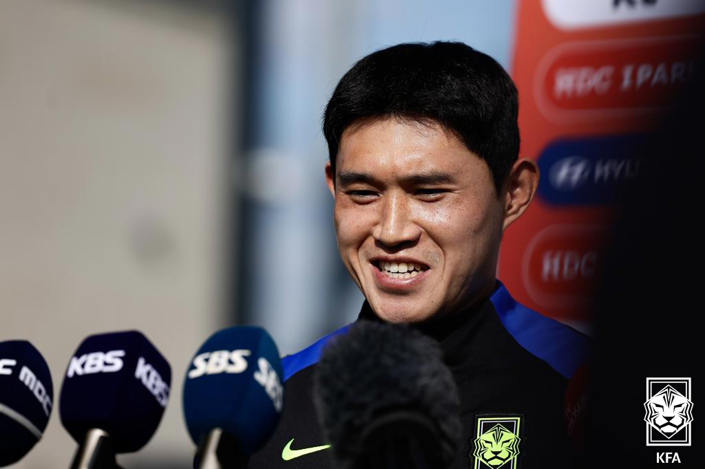 (서울=뉴스1) 김진환 기자 = 대한민국 축구 국가대표팀 이동경이 8일(한국시간) 미국 테네시주 내슈빌 SC 트레이닝 센터에서 진행되는 멕시코전 대비 훈련을 앞두고 취재진과 인터뷰 …