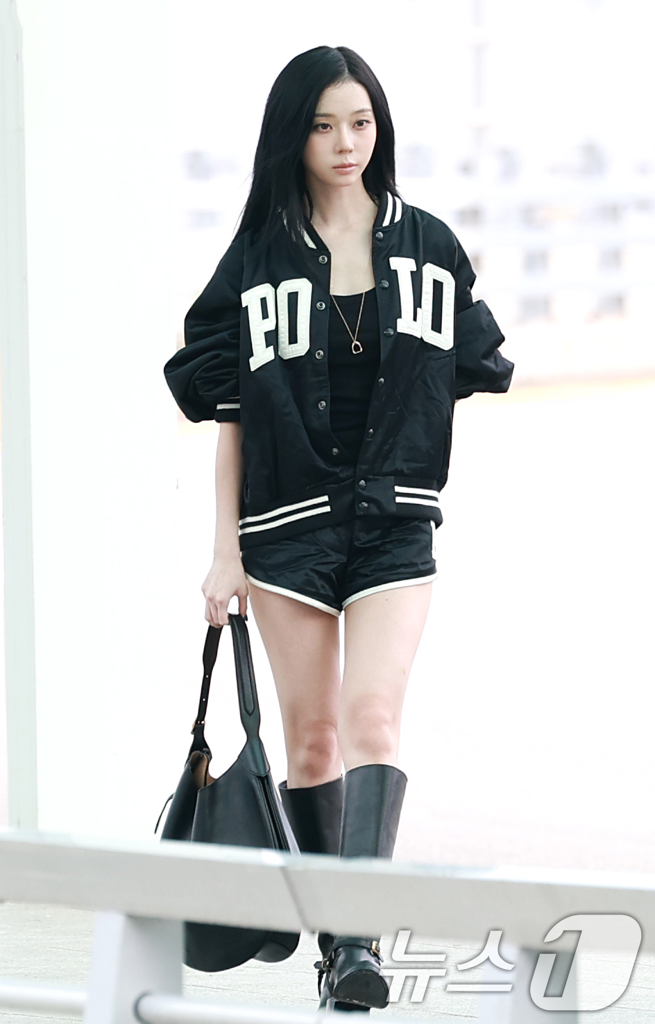 (인천공항=뉴스1) 권현진 기자 = 에스파 윈터가 해외 일정을 위해 9일 오전 인천국제공항을 통해 미국 뉴욕으로 출국하고 있다. 2025.9.9/뉴스1