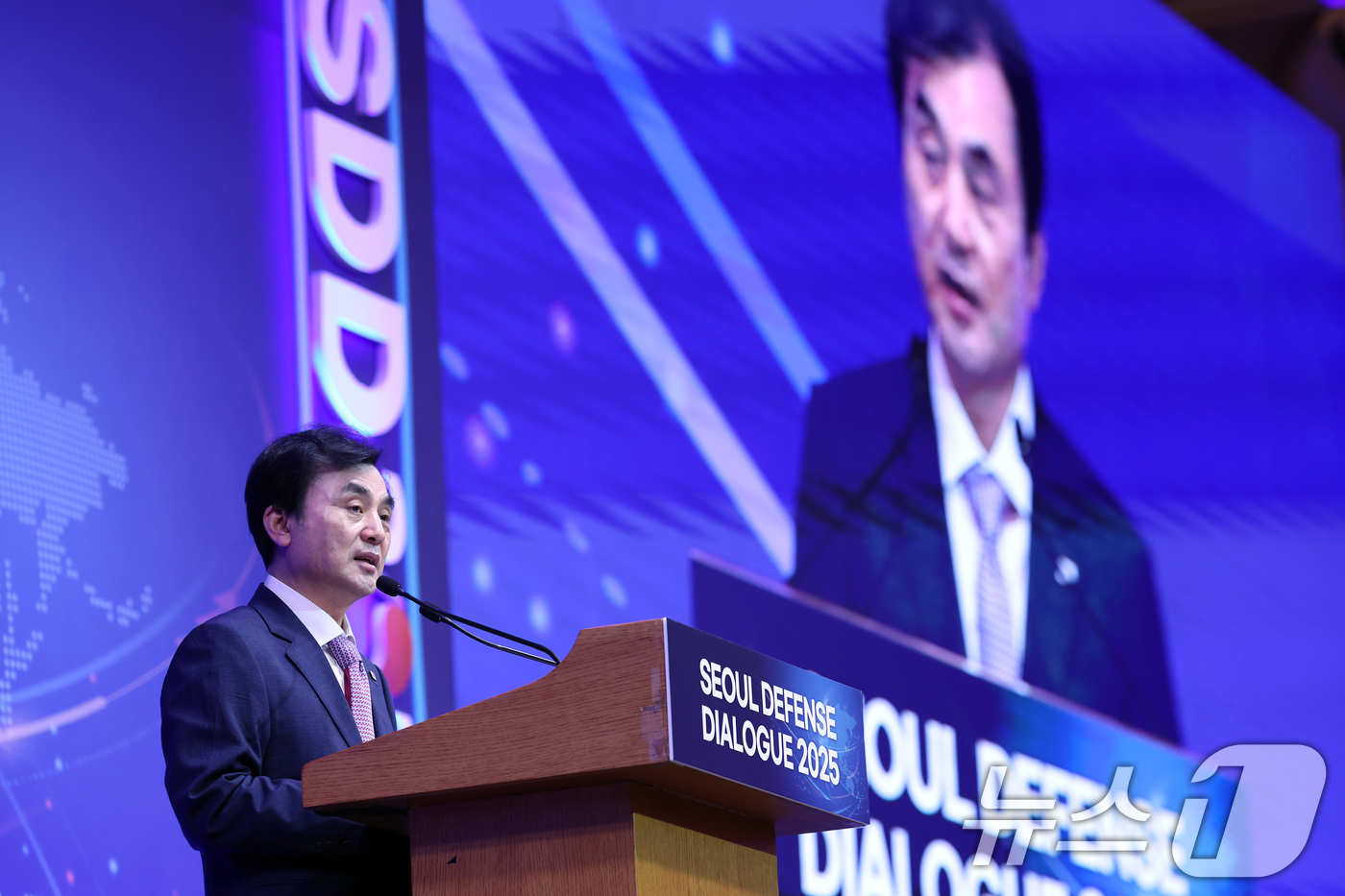 (서울=뉴스1) 박정호 기자 = 안규백 국방부 장관이 9일 오전 서울 중구 소공동 롯데호텔에서 열린 2025 서울안보대화 개회식에서 개회사를 하고 있다. 2025.9.9/뉴스1