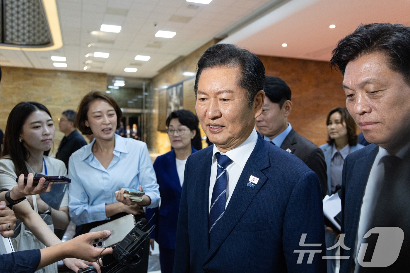 본문 이미지 - 정청래 더불어민주당 대표가 9일 서울 여의도 국회에서 열린 제429회국회&#40;정기회&#41; 제2차 본회의에 참석하고 있다. 2025.9.9/뉴스1 ⓒ News1 이승배 기자