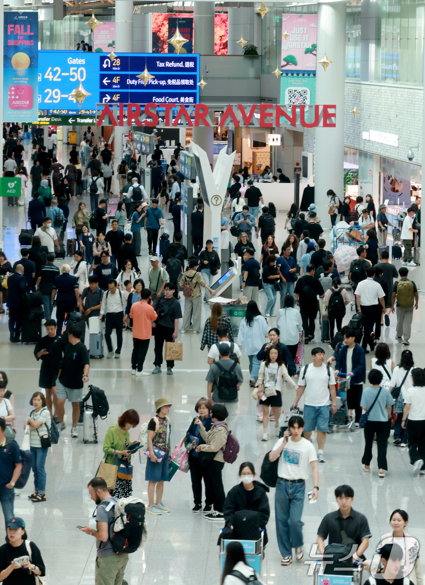 (인천공항=뉴스1) 권현진 기자 = 인천지방법원이 인천국제공항공사(인국공)에 대해 신라면세점의 임대료를 25% 인하하라는 강제조정 결정을 내렸다. 이에 대해 인국공은 조만간 이의신 …