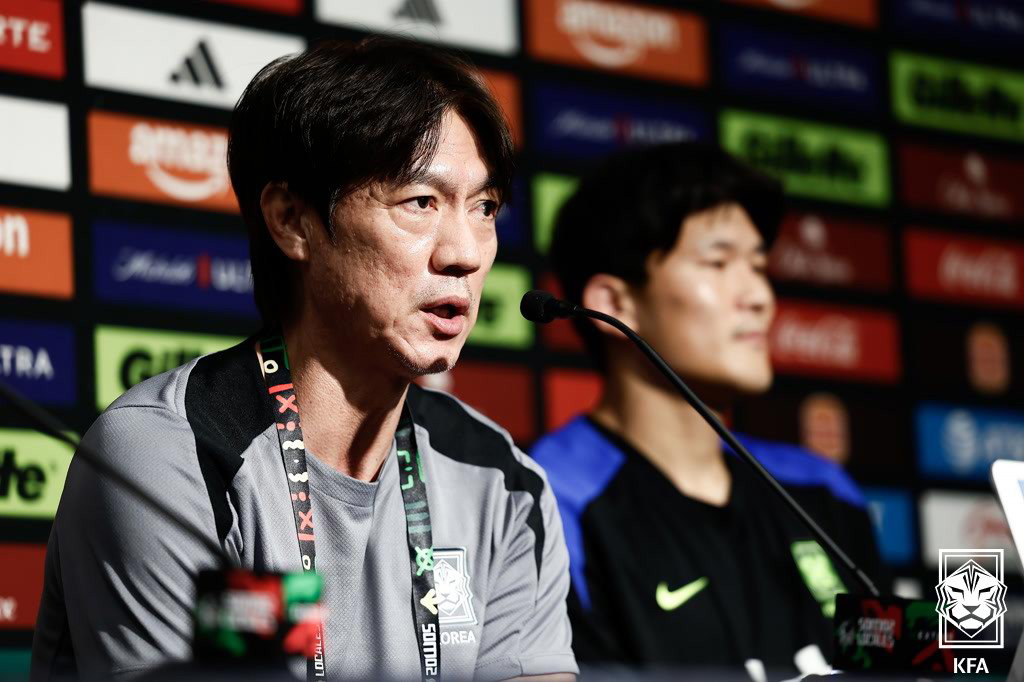 (서울=뉴스1) 김진환 기자 = 홍명보 대한민국 축구 국가대표팀 감독이 9일(한국시간) 미국 테네시주 내슈빌의 지오디스파크에서 열린 멕시코와의 친선경기 공식 기자회견에서 취재진 질 …
