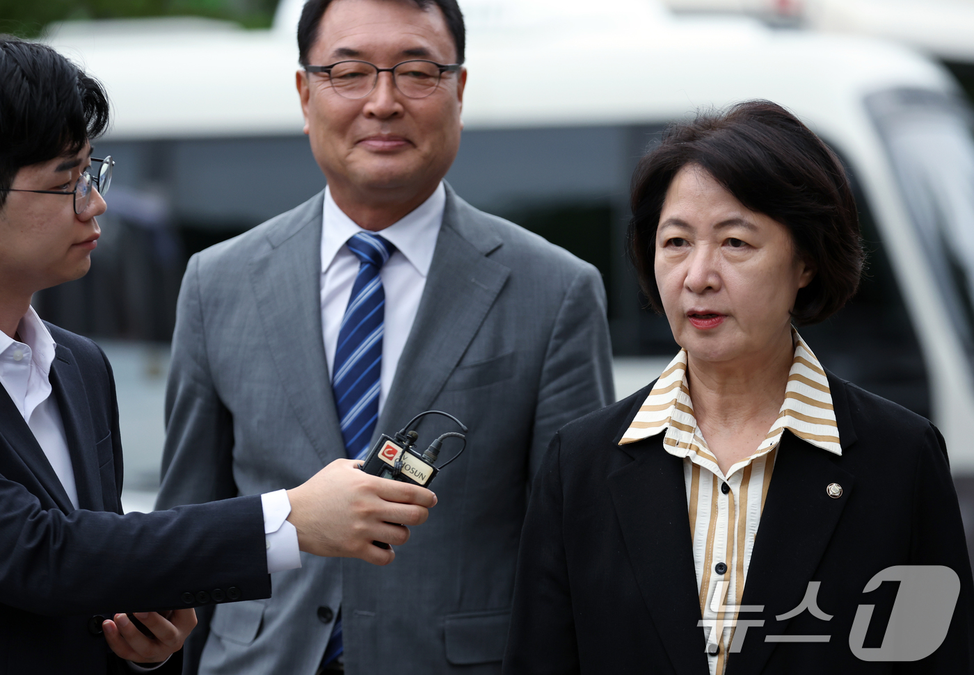 (서울=뉴스1) 박정호 기자 = 추미애 국회 법제사법위원회 위원장이 9일 오후 서울 종로구 재동 헌법재판소 대심판정에서 열린 조지호 경찰청장 탄핵심판 1차 변론기일에 참석하며 취재 …