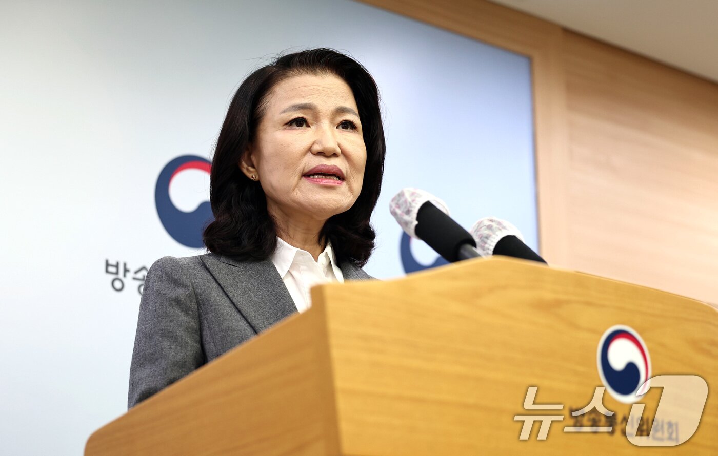 본문 이미지 - 이진숙 방송통신위원장이 9일 오후 정부과천청사에서 기자회견을 열고, &#39;방통위 폐지법&#39; 관련 입장을 밝히고 있다. 2025.9.9/뉴스1 ⓒ News1 구윤성 기자