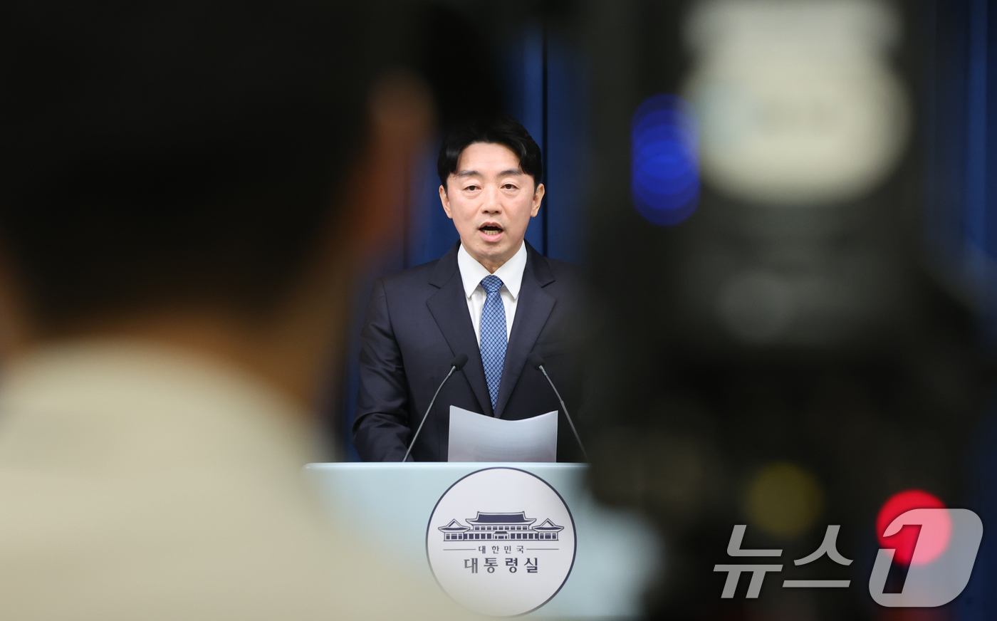 (서울=뉴스1) 허경 기자 = 강훈식 대통령 비서실장이 9일 서울 용산 대통령실 청사에서 중앙선관위원 후보, 대중문화교류위 공동위원장 등 인선 발표을 하고 있다. 2025.9.9/ …