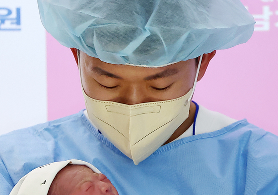 2026년 새해 첫날 태어난 아이