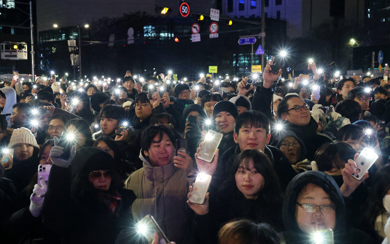 새해 기다리는 시민들