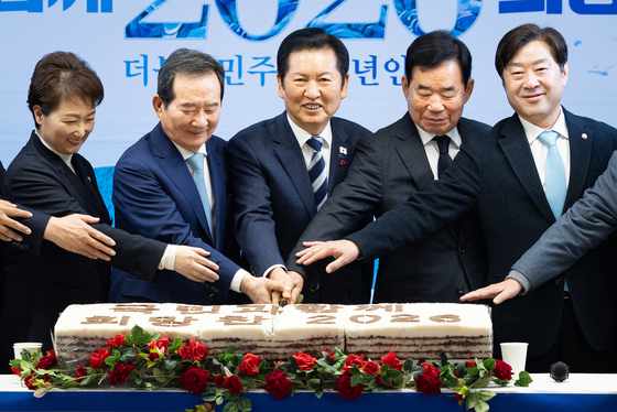 정청래 "불광불급, 역사적 책무"…장동혁 "민유방본, 정치의 기본"