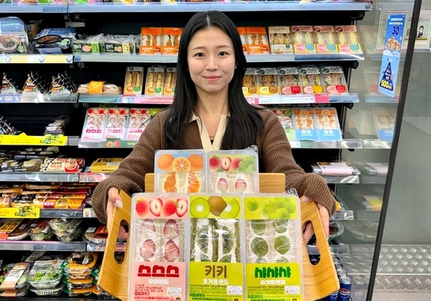 "감귤·딸기·샤인머스캣 총출동"…CU, 후르츠샌드 라인업 확대