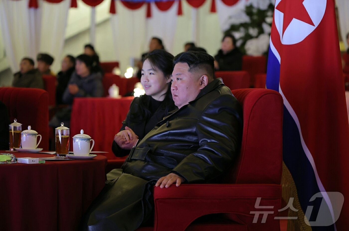 본문 이미지 - (평양 노동신문=뉴스1) = 북한 노동당 기관지 노동신문은 '2026년 신년경축공연'이 평양 '5월 1일 경기장' 에서 성황리에 진행됐다고 1일 보도했다. [국내에서만 사용가능. 재배포 금지. DB 금지. For Use Only in the Republic of Korea. Redistribution Prohibited] rodongphoto@news1.kr