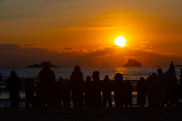 동해안 최북단에 떠오른 병오년 첫해