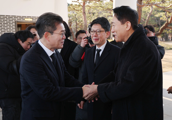 악수 나누는 오세훈 서울시장·정원오 성동구청장