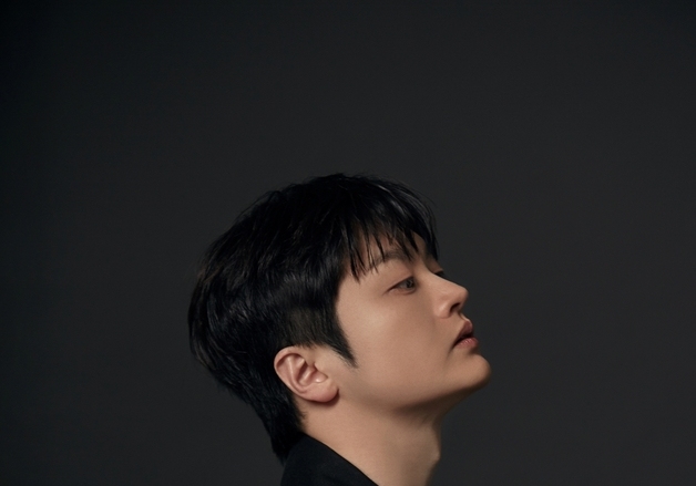 황가람 '나는 반딧불' 1억 스트리밍 돌파…롱런 인기 입증