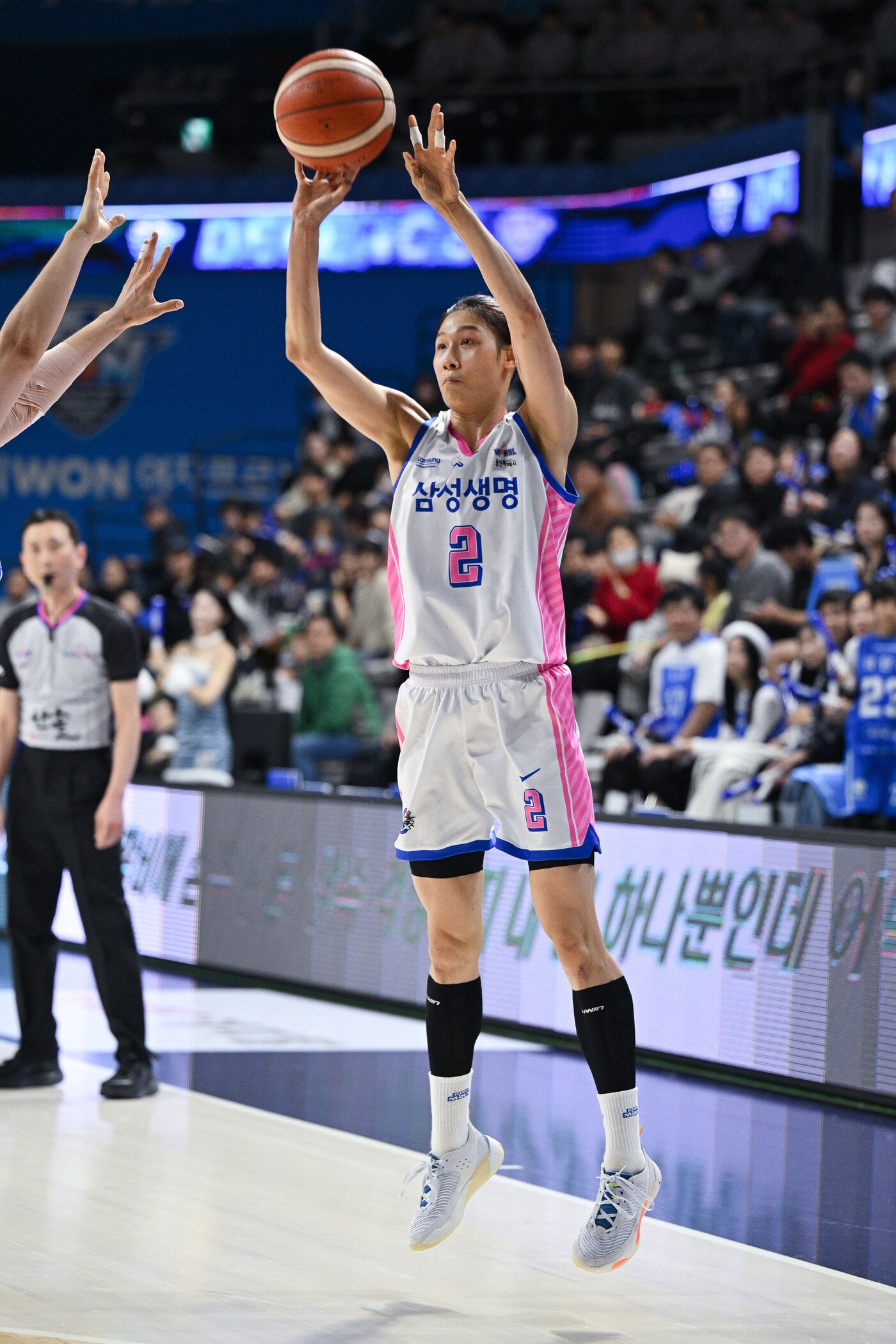 본문 이미지 - 용인 삼성생명 이해란은 평균 20.08점으로 득점 부문 선두에 올랐다. (WKBL 제공)