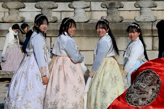 "국내 여행 유턴에 외국인 몰려온다"…5월 슈퍼 골든위크 '특수'