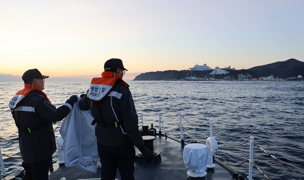 "해맞이객 안전 최우선" 강릉해경서장 현장대응
