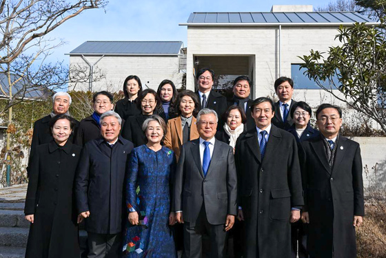 새해 맞아 문재인 전 대통령 부부 예방한 조국혁신당 지도부