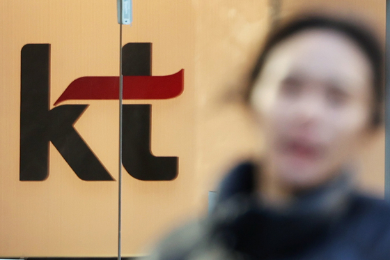 가입자 이탈 가속화되는 KT…신뢰 회복 관건