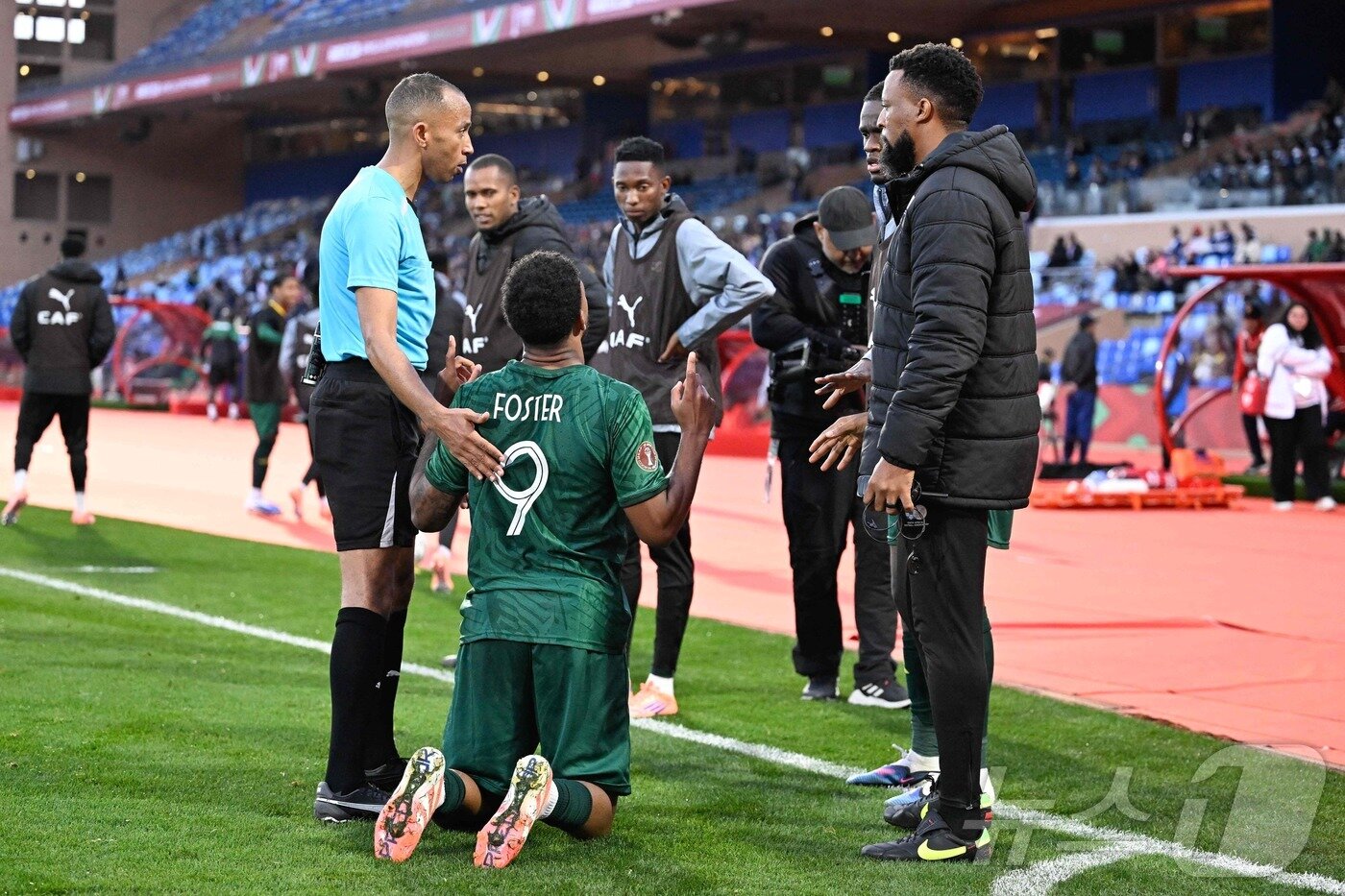 본문 이미지 - 남아공 간판 공격수 포스터ⓒ AFP=뉴스1