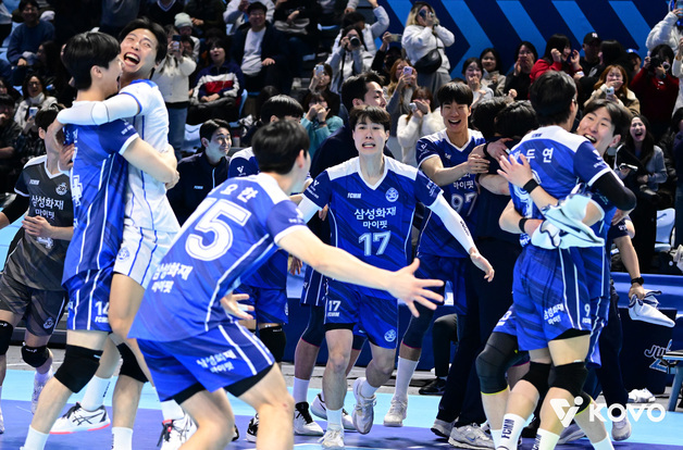 프로배구 새해 첫날 '꼴찌의 반란'…남녀 최하위가 나란히 선두 제압(종합)